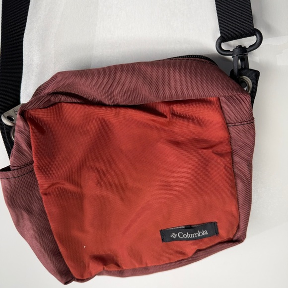 Columbia Other - Columbia one size Rust Red Messenger Crossbody hiking zipper Bag 8”